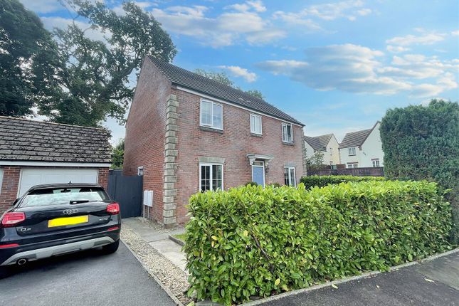 Trem Y Coleg, Carmarthen 4 bed detached house for sale
