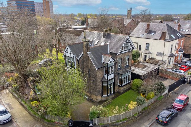 Cambridge Grove, Monton, M30 6 bed detached house for sale