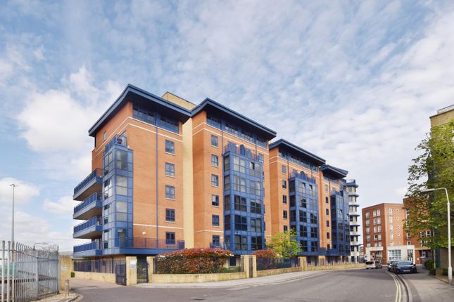Charter House, Canute Road, Southampton 3 bed flat for sale
