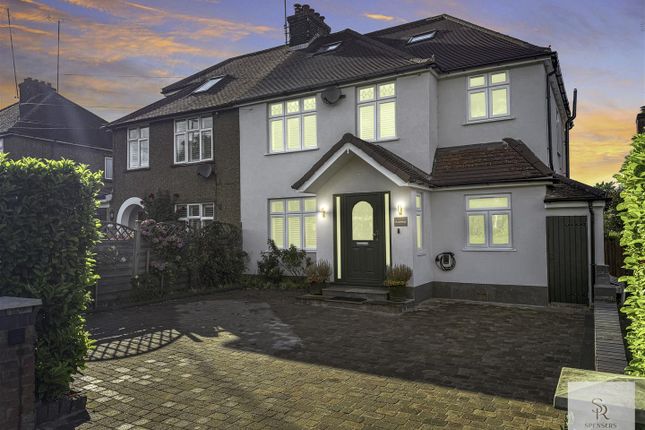 Redbourn Road, Hemel Hempstead HP2 5 bed semi