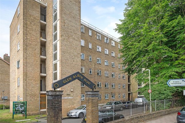 3 bedroom flat for sale