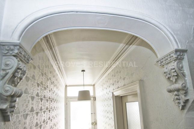 5 bedroom semi-detached house for sale