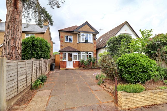 Old Esher Road, Hersham KT12 3 bed detached house for sale