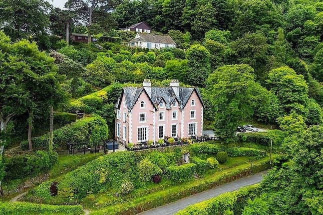 8 bedroom detached house for sale