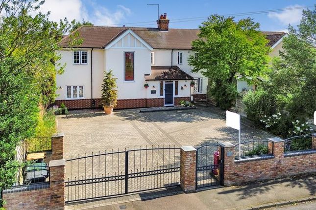 4 bedroom semi-detached house for sale