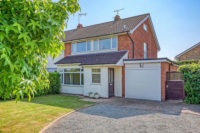 Orchard Piece, Blackmore, CM4 3 bed semi