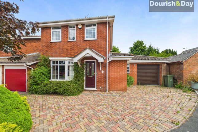 Oak Gardens, Stafford ST18 4 bed detached house for sale
