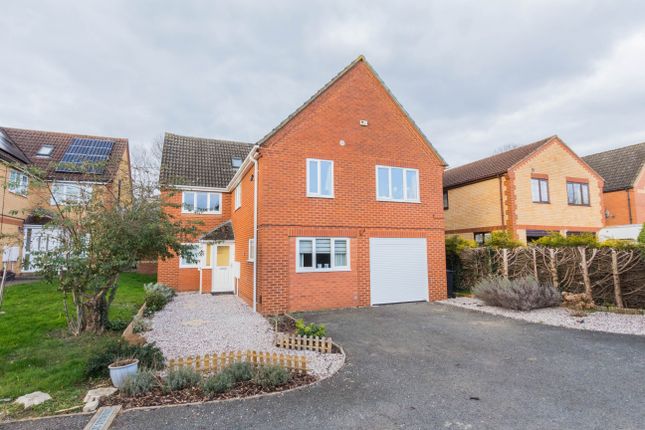 Drayton Place, Wellingborough NN9 4 bed detached house for sale