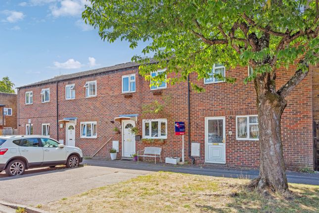 Cobden Close, Uxbridge, UB8 2 bed terraced house for sale