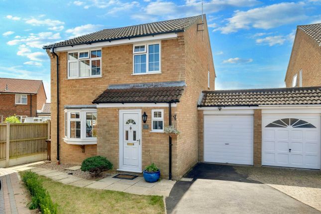 Quilp Drive, Chelmsford CM1 3 bed link detached house for sale