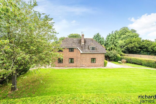 Broad Hinton, Nr Swindon, Wiltshire, SN4 5 bed detached house for sale