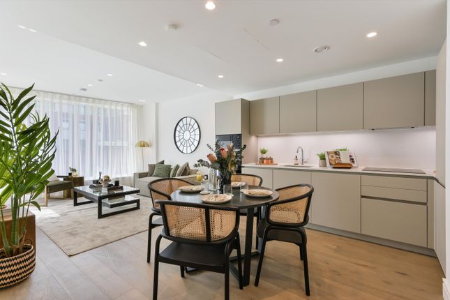 B106, Chiswick Green, London, W4 5TD 2 bed flat for sale