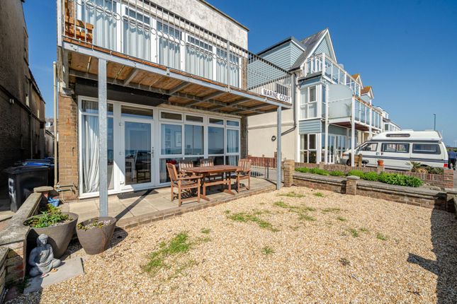 Marine Drive West, Marine Court, PO21 2 bed flat for sale
