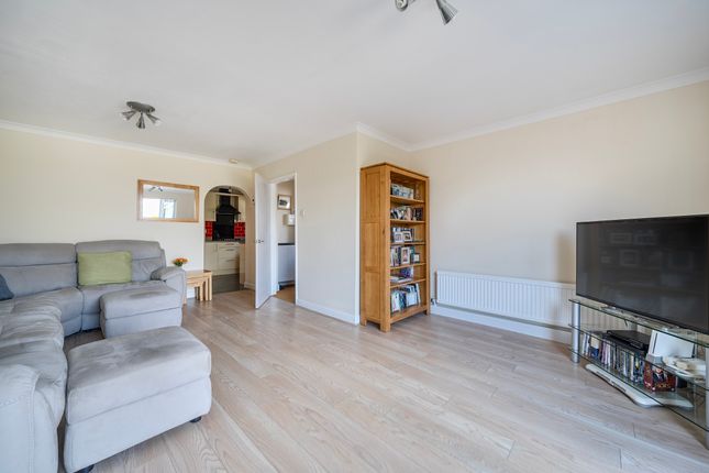 Folly Drive, Highworth, Swindon, SN6 2 bed semi
