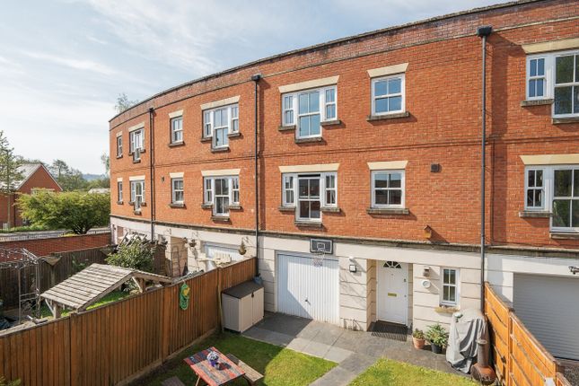 Exmoor Close, Tiverton, EX16 4 bed terraced house for sale