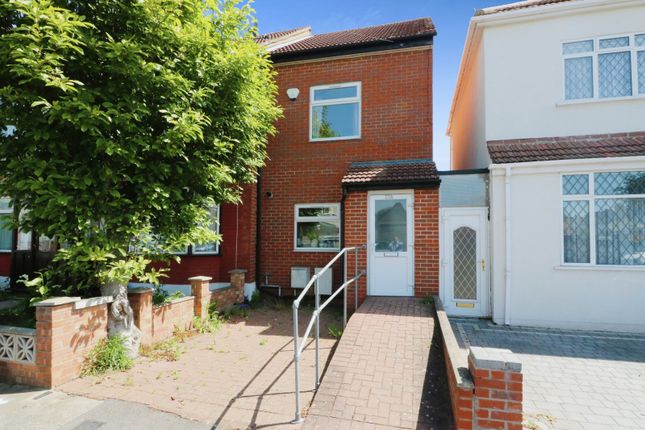 Littlemoor Road, Ilford IG1 3 bed terraced house for sale