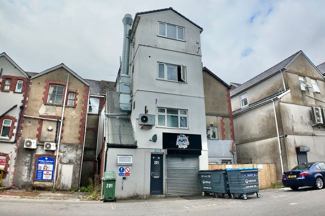 High Street, Blackwood, NP12 6 bed house of multiple occupation for sale
