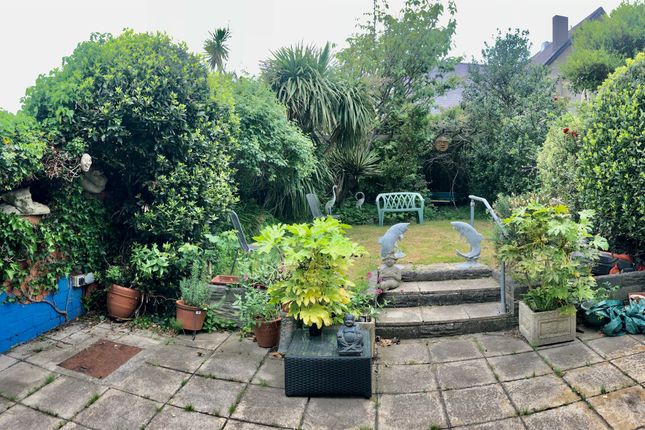 6 bedroom semi-detached house for sale