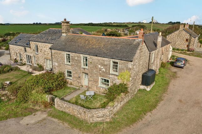 5 bedroom semi-detached house for sale