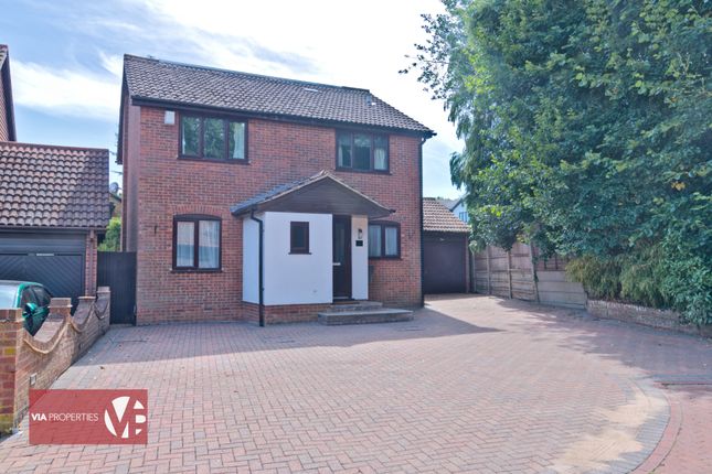 Badgers Croft, Broxbourne EN10 5 bed detached house for sale