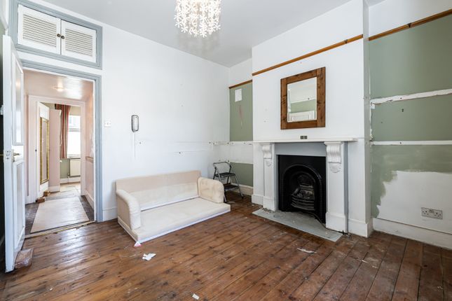 Queenstown Road, Battersea, London... 2 bed apartment for sale