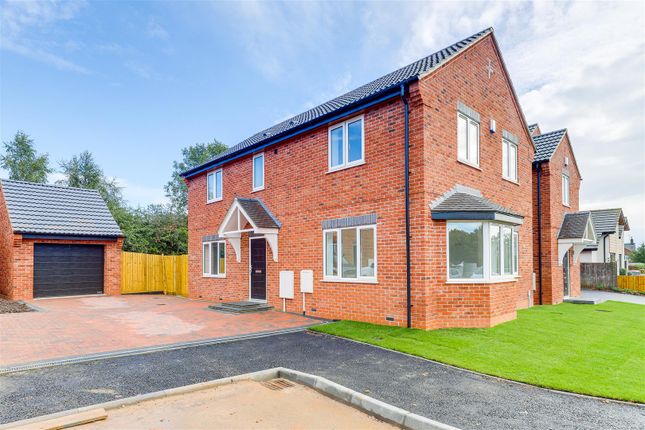 Meadowcroft Gardens, Hucknall NG15 4 bed detached house for sale