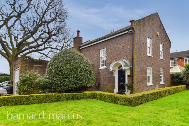 5 bed detached house