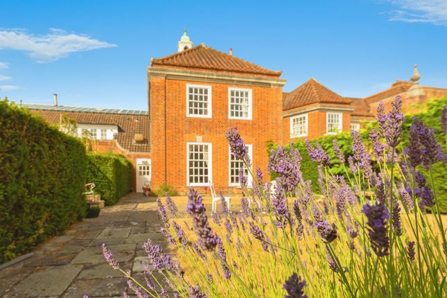 5 bedroom terraced house for sale