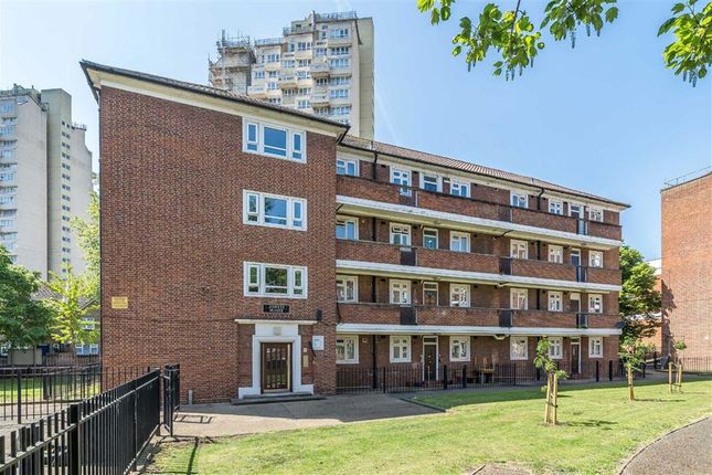 Stockwell Road, London SW9 3 bed flat for sale