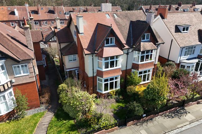 5 bedroom semi-detached house for sale