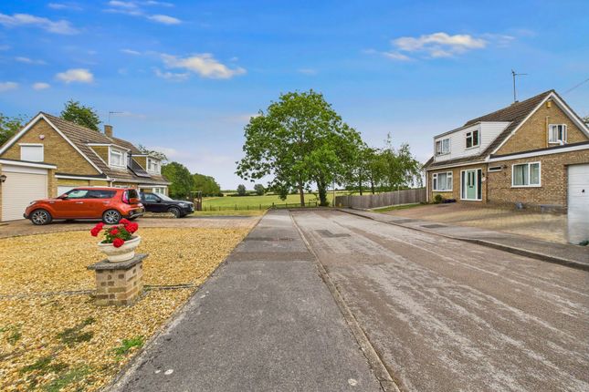 Hawthorn Road, Folksworth, PE7 3 bed link detached house for sale