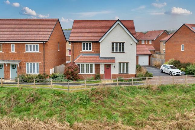 Reading,  Berkshire,  RG2 4 bed detached house for sale