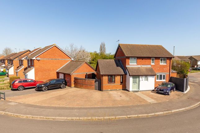 Gower Road, Horley RH6 4 bed detached house for sale