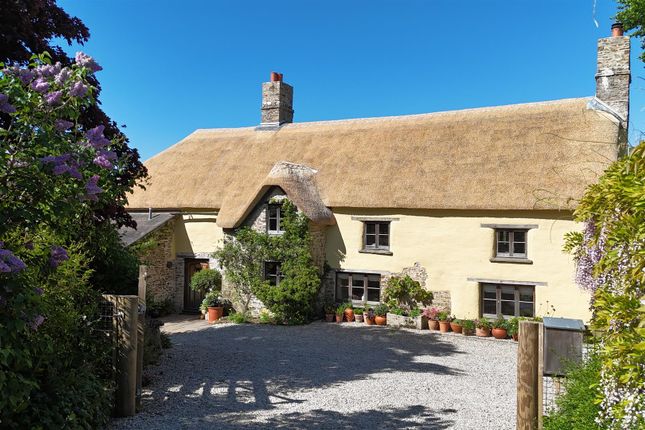 3 bedroom country house for sale