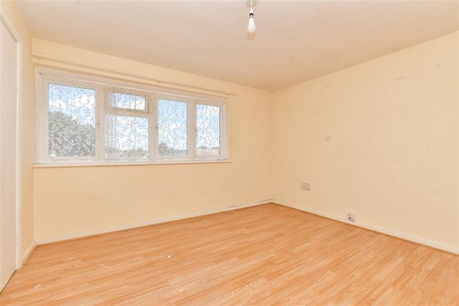 Bracken Avenue, Shirley, Croydon, Surrey 3 bed maisonette for sale