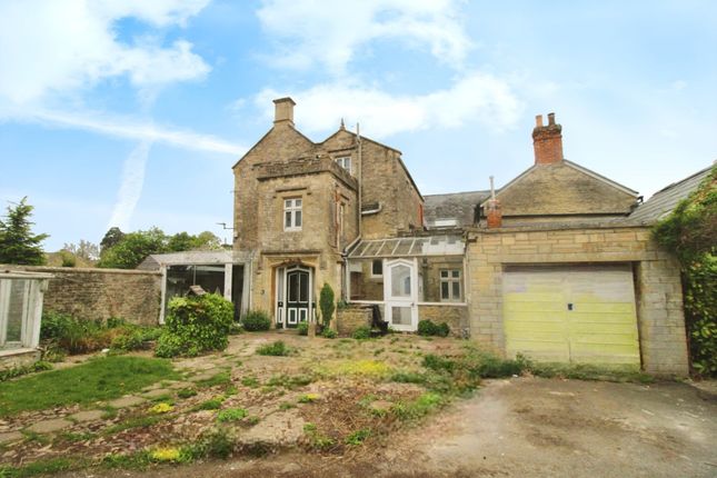 Cirencester Road, Fairford, GL7 4 bed semi