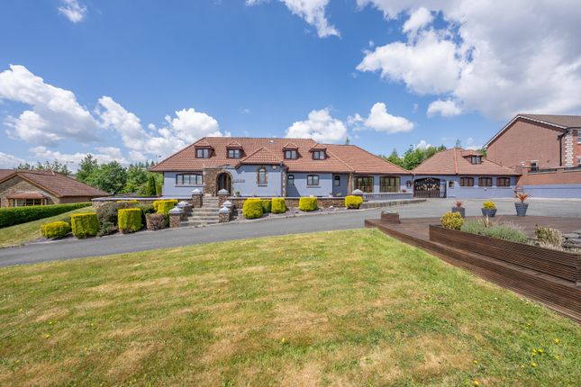 4 bed detached house