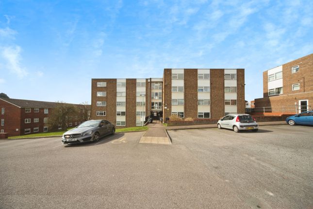 Studio flat for sale