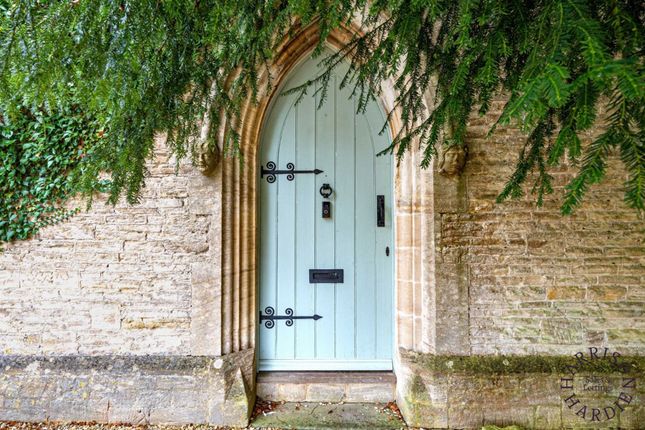 2 bed detached house
