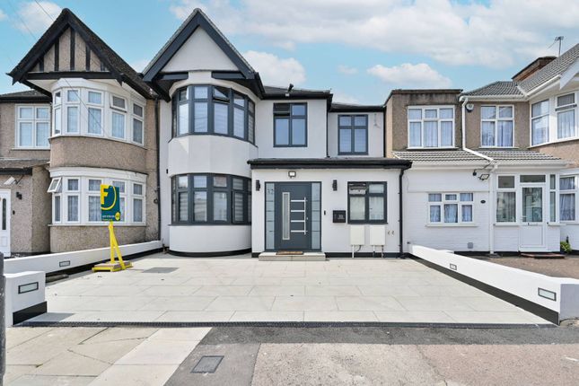 Alicia Gardens, Kenton, Harrow, HA3 5 bed semi