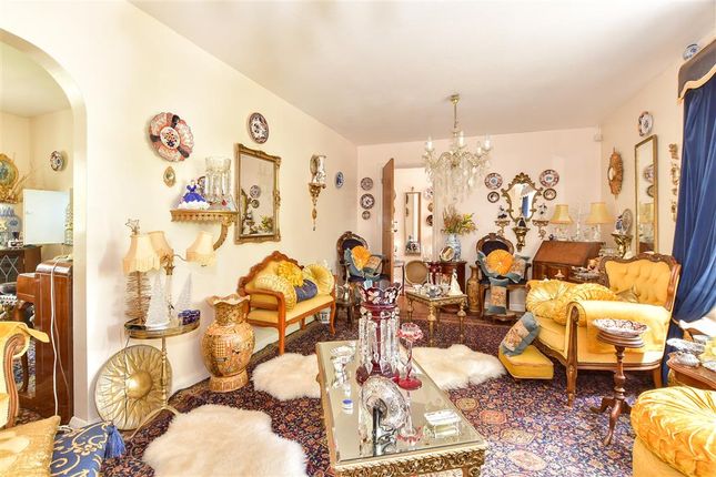 4 bed detached house