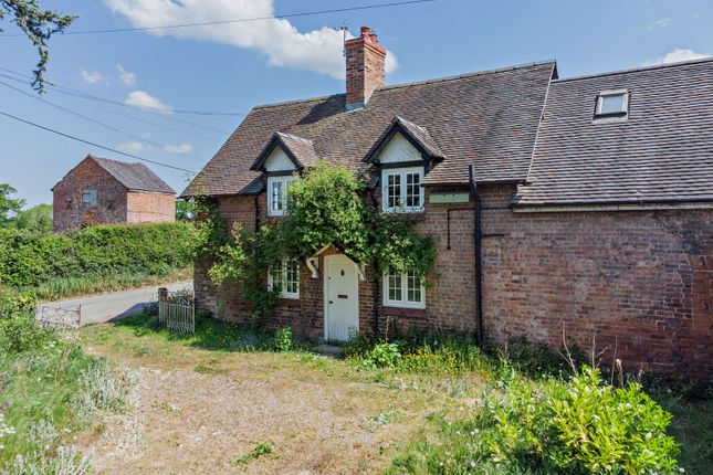 Haughton, Tarporley, Cheshire 2 bed end of terrace house for sale