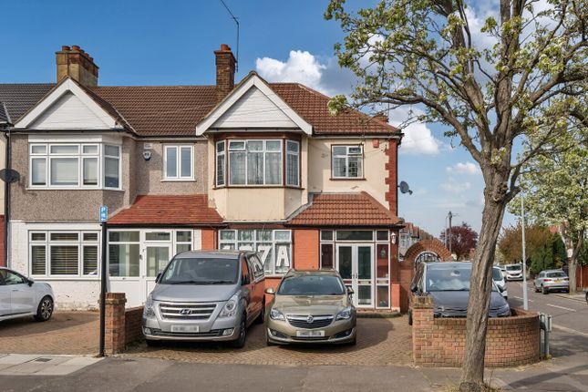 Otley Drive, Ilford 3 bed end of terrace house for sale