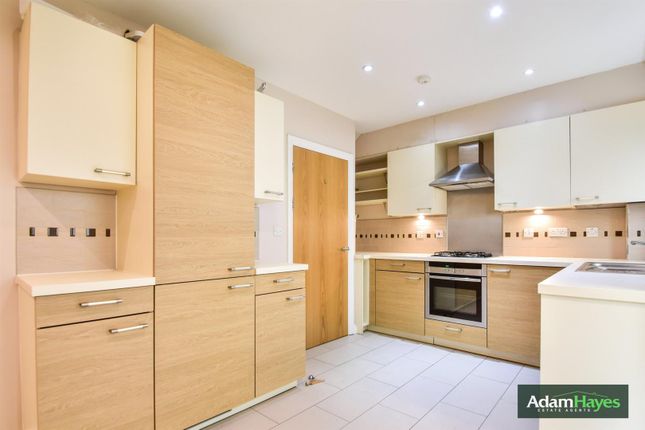 Lincoln Road, London N2 3 bed terraced house for sale
