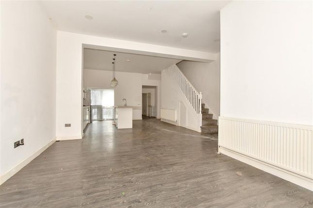 5 bed end terrace house