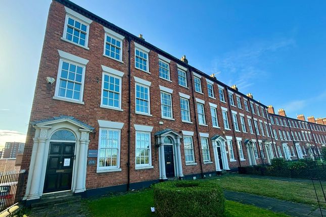 6 bedroom end of terrace house for sale