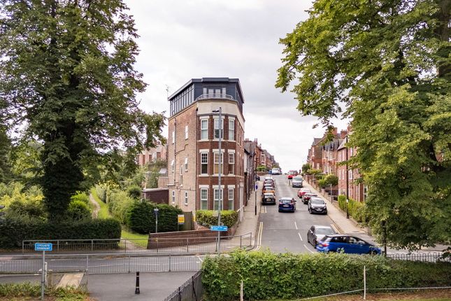 Scarcroft Hill, York YO24 2 bed flat for sale