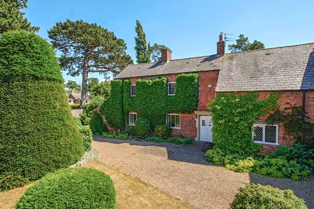 Manor Drive, Harlaxton, Grantham... 4 bed semi