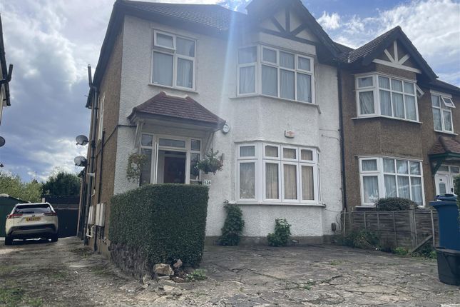 1 Bedroom Flat in Buckingham Road 1 bed flat for sale