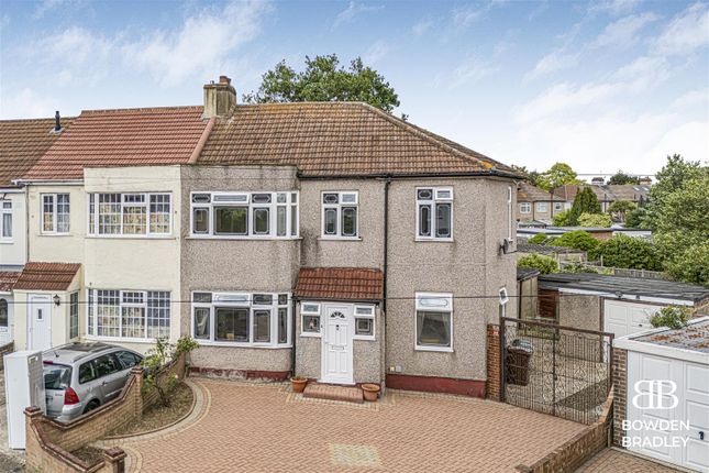 Rosslyn Avenue, Beacontree Heath 5 bed end of terrace house for sale